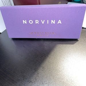 Anastasia Beverly Hill Norvina eyeshadow Palette